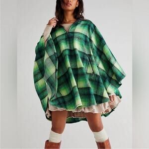 Free People Poncho Zip Woodstock Brushed Green Plaid Kelly Combo Pockets OS NWOT